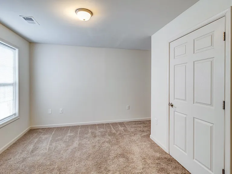 Ada Park Apartments — Photo 6