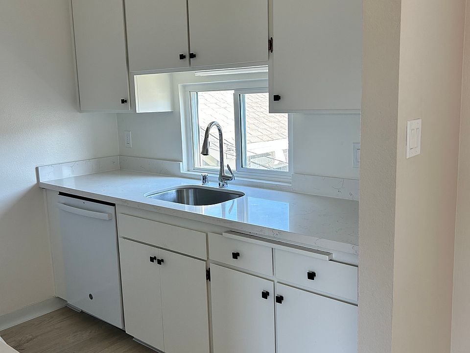 1st image of 545 Miller Ave #4
