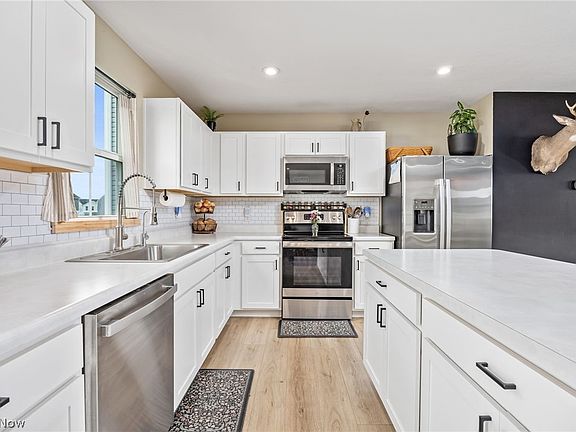3rd image of 3731 Kirkham Dr