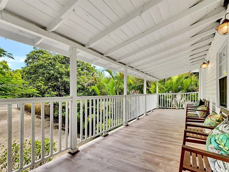 1826 NW South River Dr — Photo 42