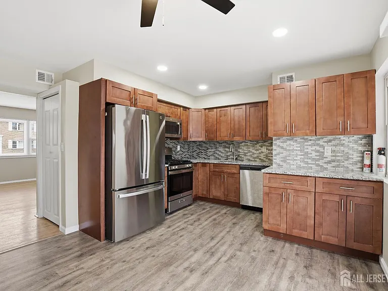 160 Evergreen Rd #14A — Photo 12
