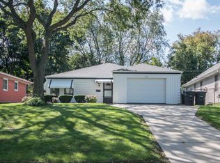 4663 W Crawford Ave, Greenfield, WI 53220