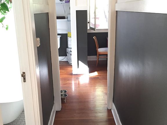 3rd image of 420 El Centro St