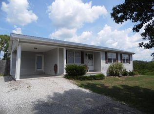 170 Gravel Ln, Jacksboro, TN 37757