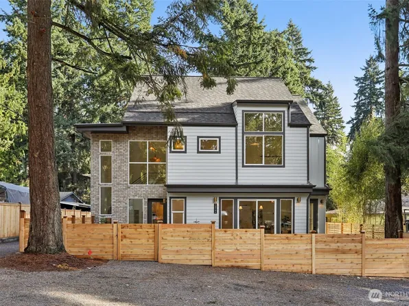 13746 Stone Avenue N, Seattle, WA 98133