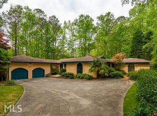 5590 Stone Crk, Stone Mountain, GA 30087