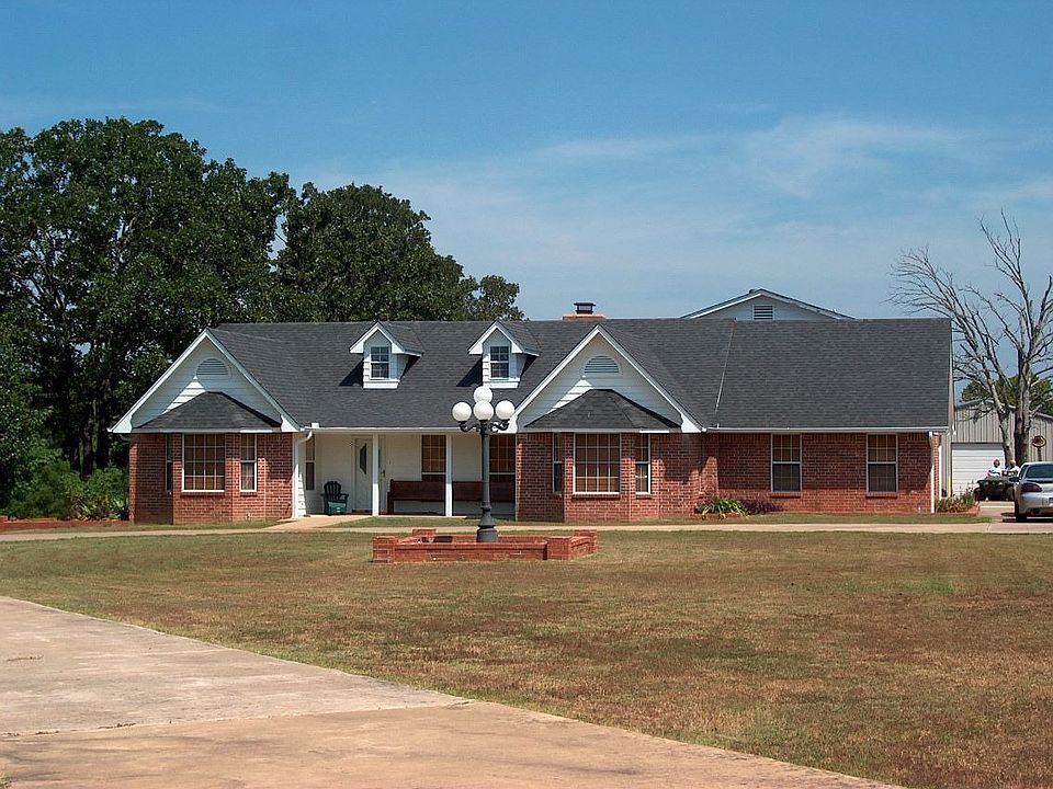 Traditional Style Country Comfort