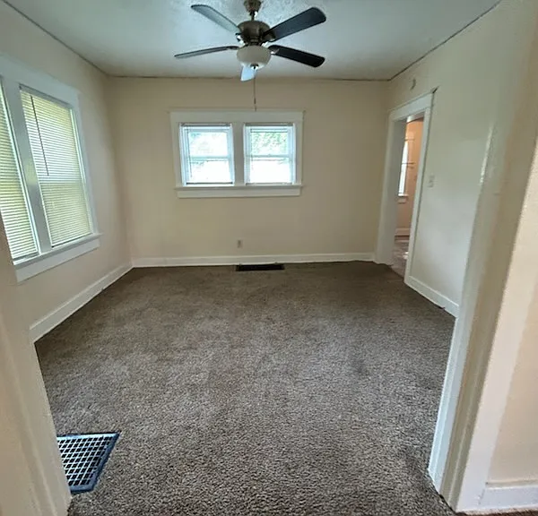 124 Anderson St — Photo 4