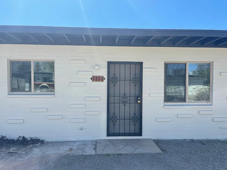 2345 N Ralph Ave — Photo 8