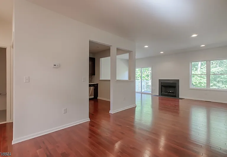 15 Decroce Ct — Photo 4