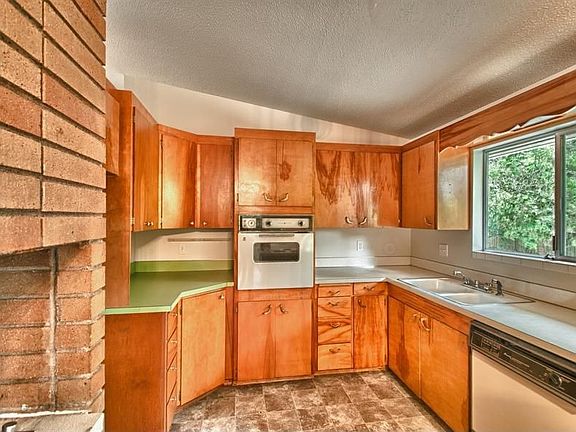 5th image of 30037 4th Ave SW