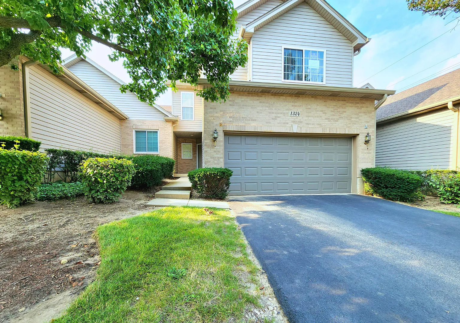3 bed, 2.5 bath, 1625 sqft, $2,700 — Photo 1
