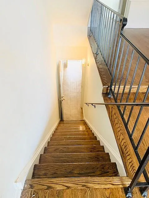Building Photo - 4436 Macarthur Blvd NW #4B