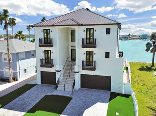 882 Bay Point Dr, Madeira Beach, FL 33708