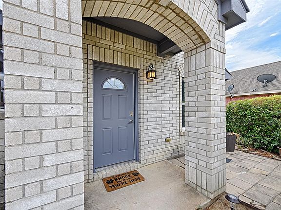 3rd image of 5348 Cameron Dr