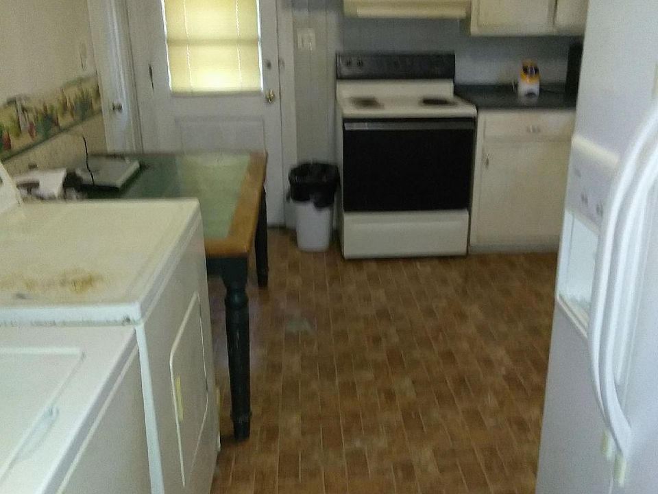 2nd image of 428 Bethel St