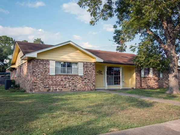 1402 Calico Ln, Livingston, TX 77351