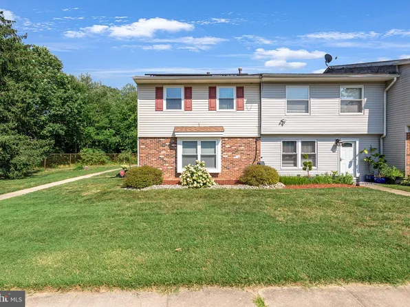 32 Vernon Ct, Sicklerville, NJ 08081