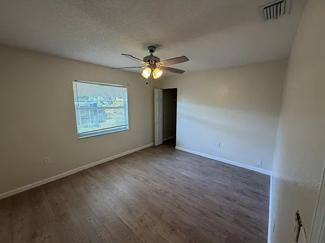 105 Sidney Ct — Photo 13