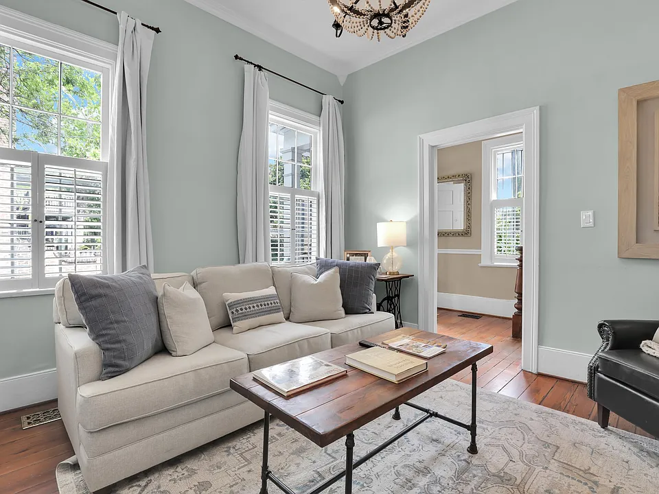 322 Price St