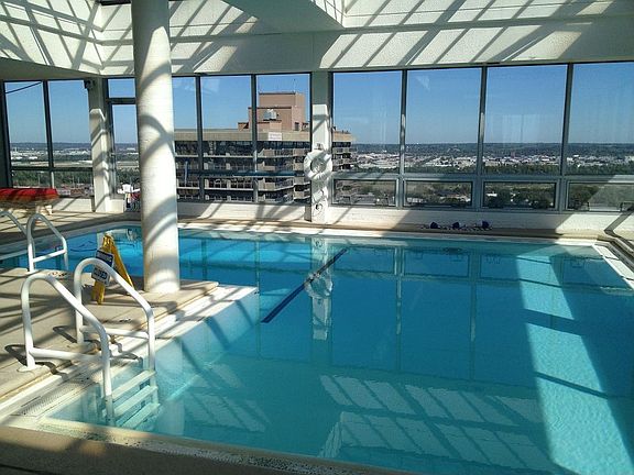 4th image of 600 E 8th St APT 11N