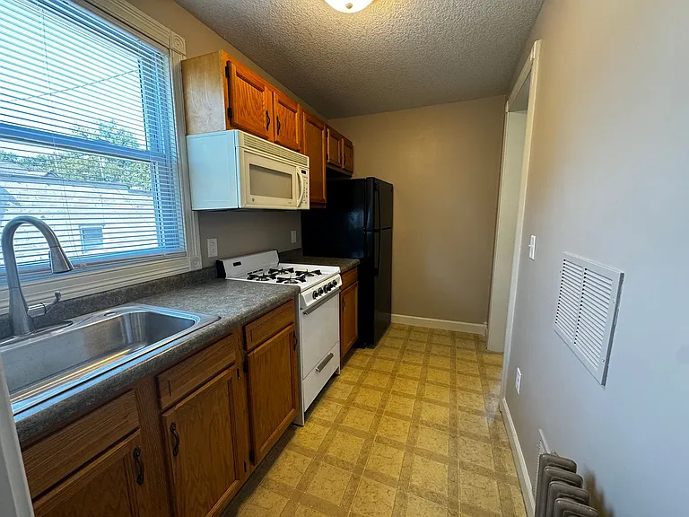 2224 S Calhoun St — Photo 7