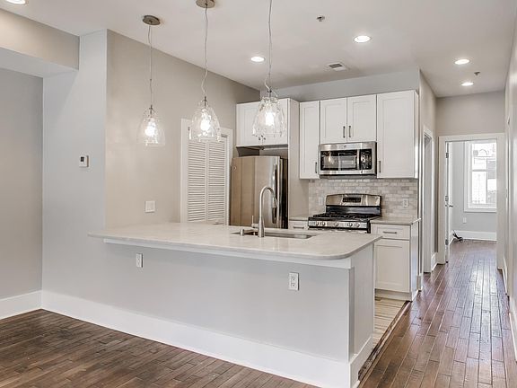 2nd image of 1220 19th St NE APT 3