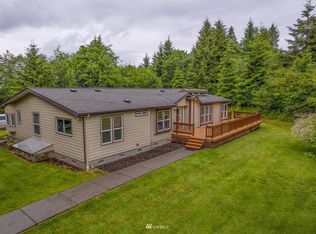 215 Gibson Rd, Castle Rock, WA 98611