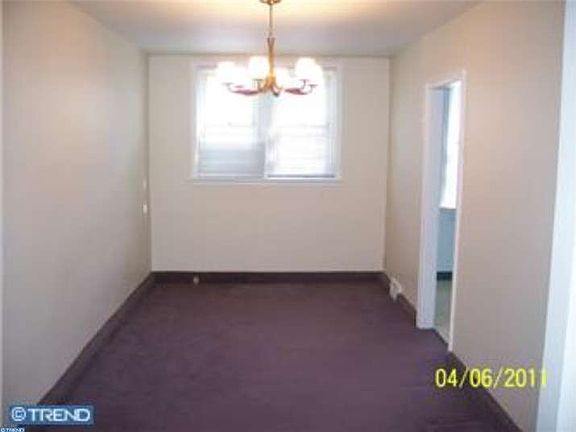 4th image of 4425 Oakmont St