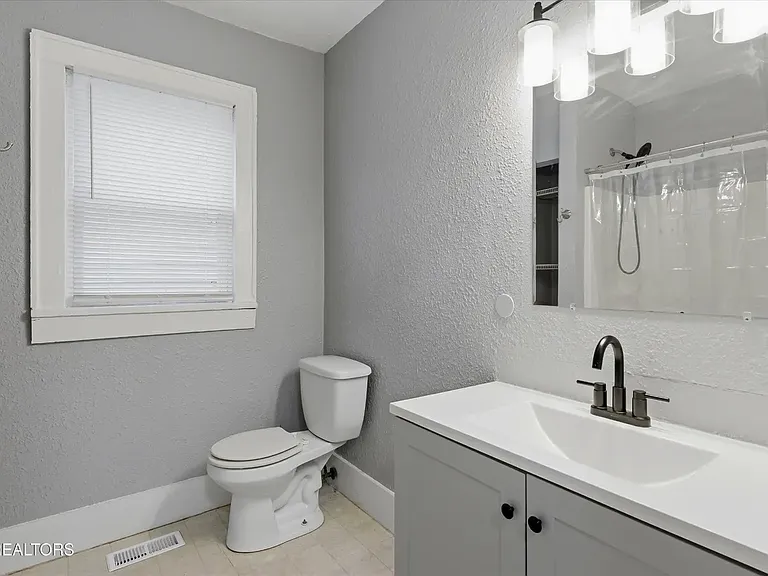 5301 Ross Rd — Photo 10