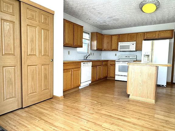 4th image of 4279 Tarben Woods Dr