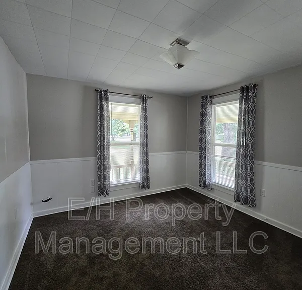 322 N Park Ave — Photo 8