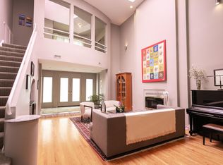 1916 N Howe St, Chicago, IL 60614