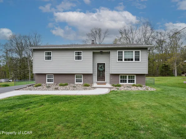 3992 Blytheburn Rd, Mountain Top, PA 18707