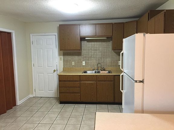 5th image of 1613 Terry St