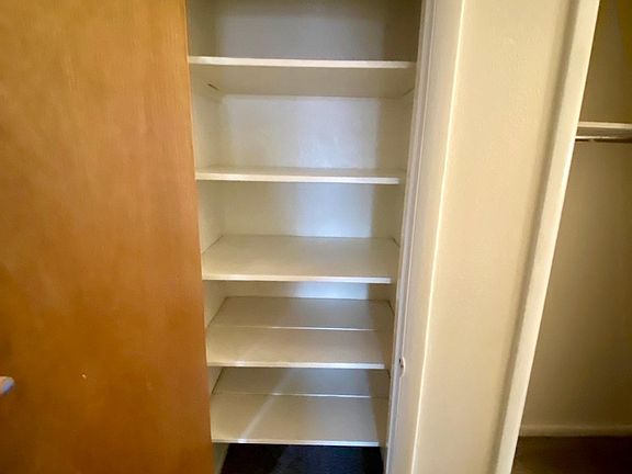 5th image of 229 N Pennsylvania St #302