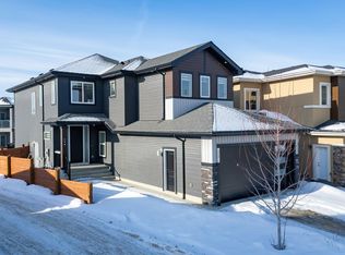 228 36th St SW, Edmonton, AB T6X 2W5