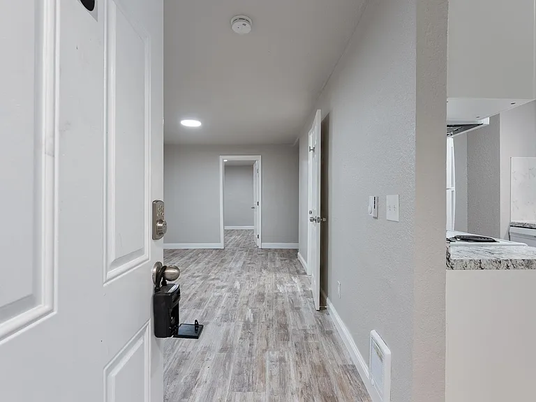 3812 R St — Photo 9