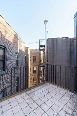 Rented by Metropolitan Property Group | media 13