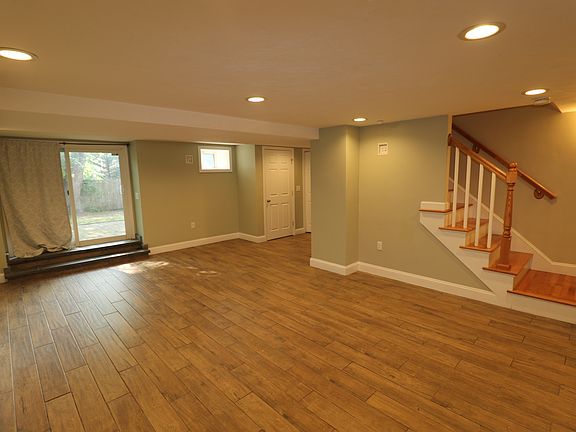 5th image of 329 Bridge St