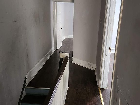 3rd image of 5627 Larchwood Ave