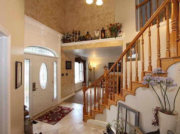 2nd image of 2861 Lois Ln