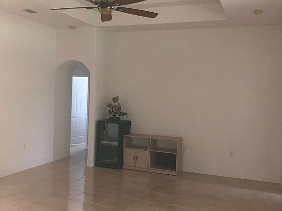 5th image of 7090 NW 113th Ln