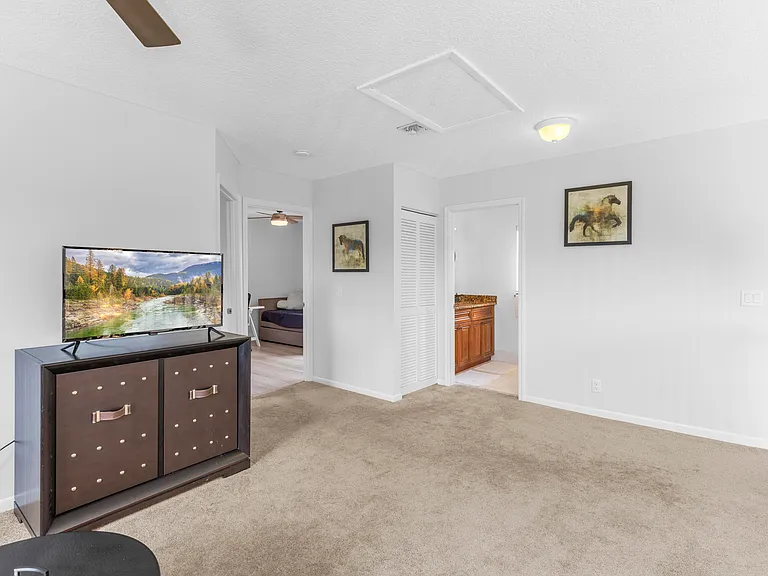 12715 Kingsway Rd — Photo 36