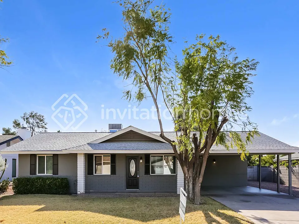 617 E La Jolla Dr