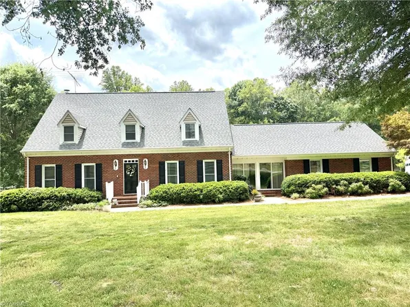 3110 Fairbluff Ct, Summerfield, NC 27358