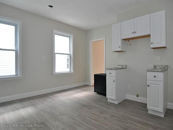 5th image of 27 Herschel St #2
