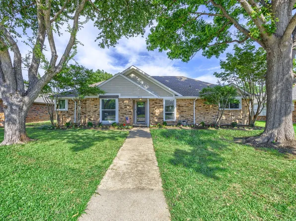 3916 Spring Hollow Dr, Carrollton, TX 75007