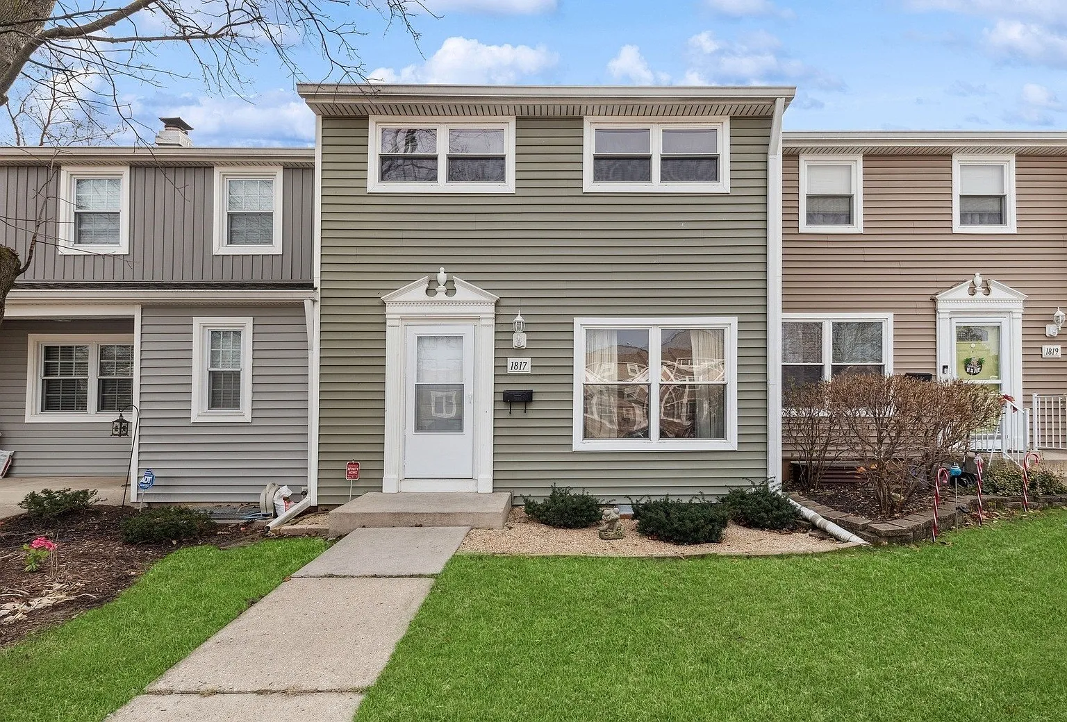 3 bed, 1.5 bath, 1380 sqft, $2,650 — Photo 1