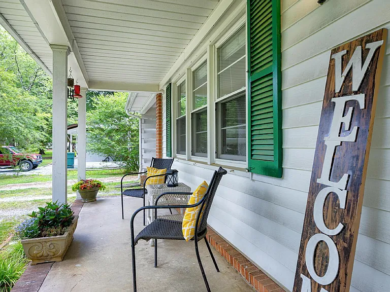 4824 Stafford Dr — Photo 3